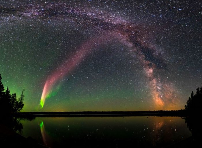 Steve and the Milky Way at Childs Lake, Manitoba, Canada / Krista Trinder /ESA